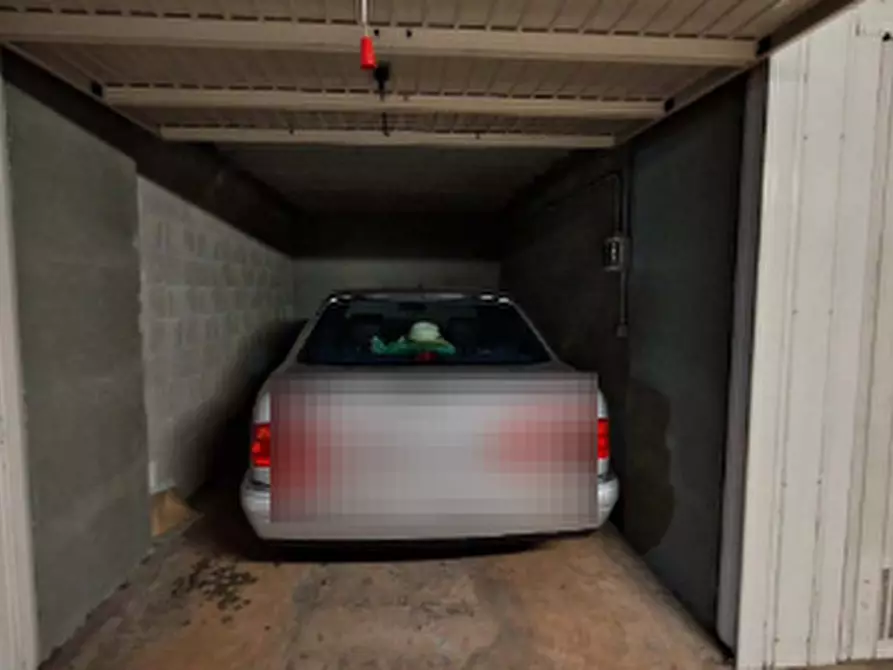 Immagine 2 di Garage in vendita  in Piazza Adriano a Torino