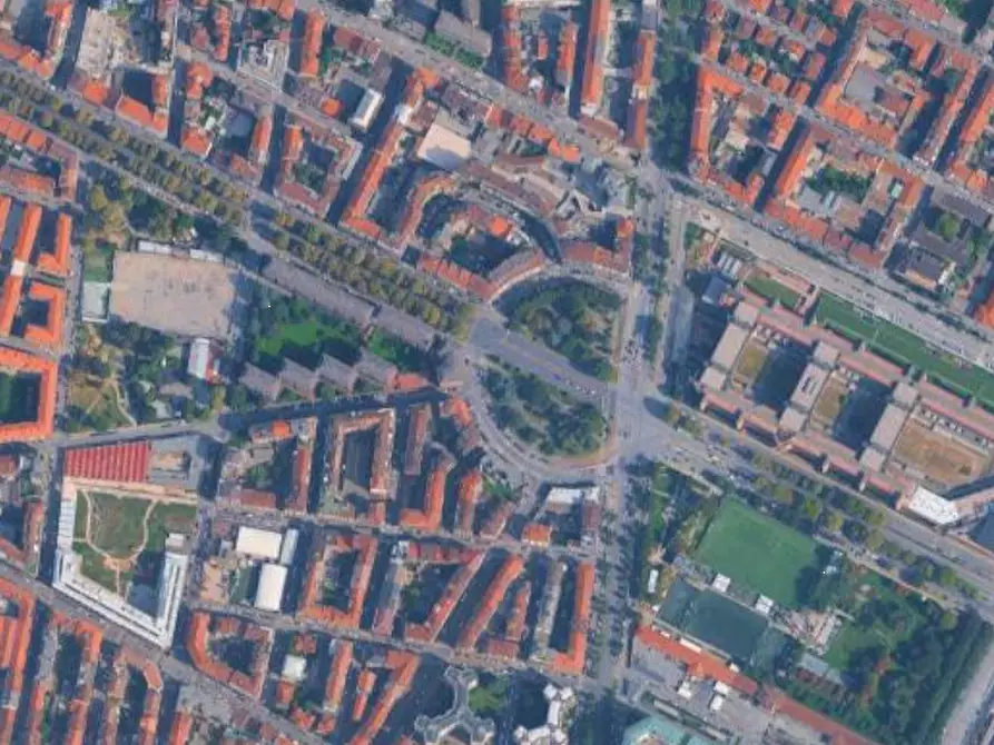 Immagine 4 di Garage in vendita  in Piazza Adriano a Torino