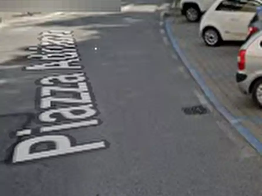 Immagine 3 di Garage in vendita  in Piazza Adriano a Torino