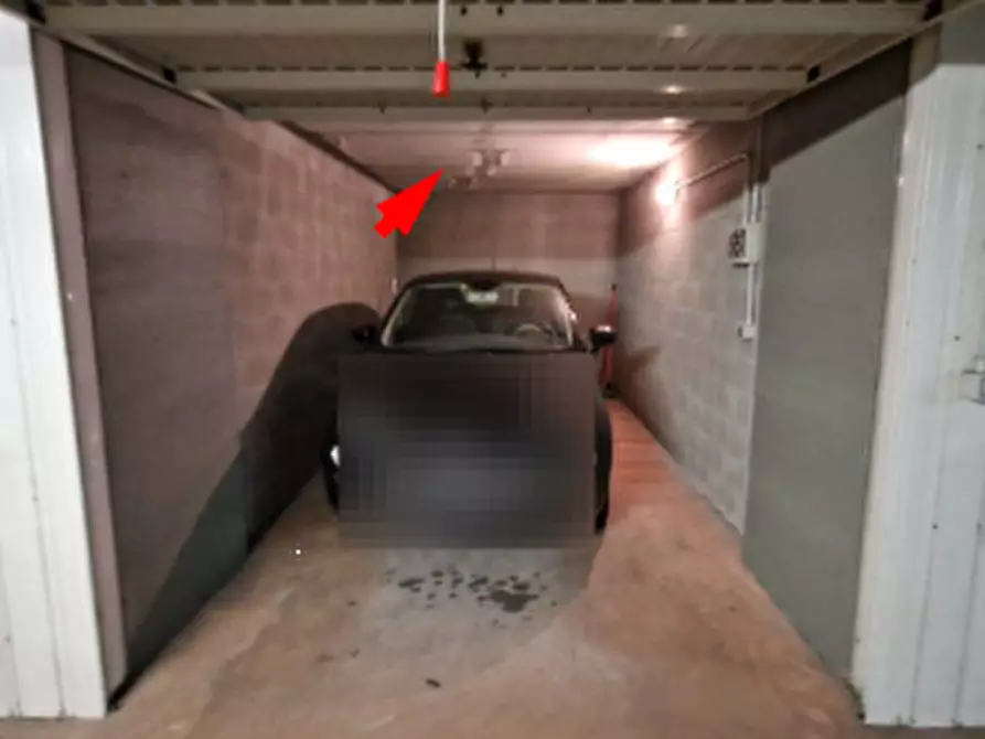 Immagine 2 di Garage in vendita  in Piazza Adriano  a Torino