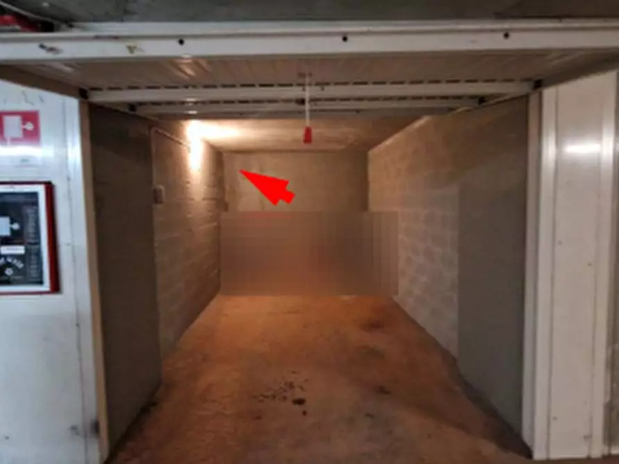 Immagine 2 di Garage in vendita  in Piazza Adriano a Torino