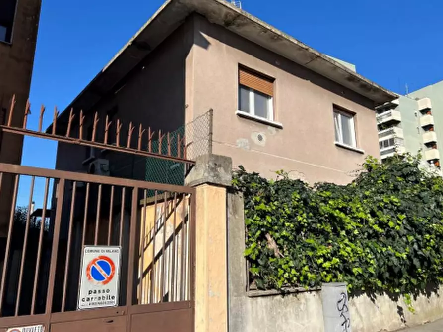 Immagine 2 di Appartamento in vendita  in Via Cassano d'Adda  a Milano