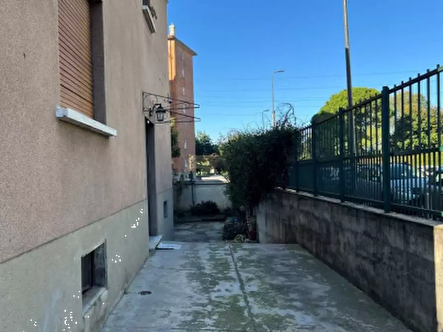 Immagine 8 di Appartamento in vendita  in Via Cassano d'Adda  a Milano