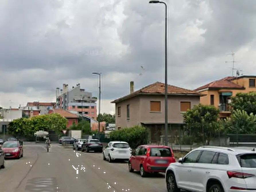 Immagine 15 di Appartamento in vendita  in Via Cassano d'Adda  a Milano