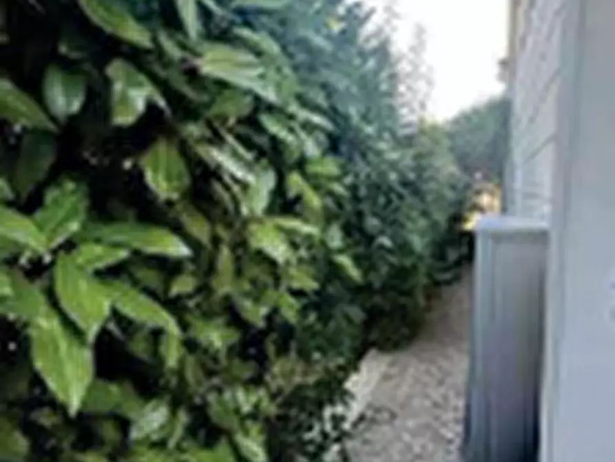 Immagine 2 di Appartamento in vendita  in Piazza del Granaio a Chiari