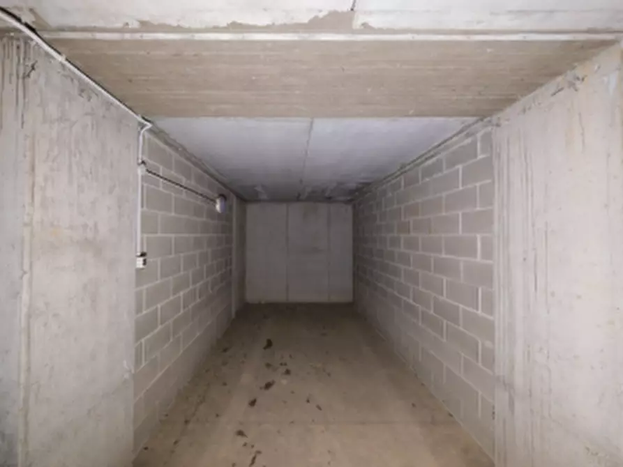Immagine 6 di Garage in vendita  in Via Dante Alighieri a Arluno