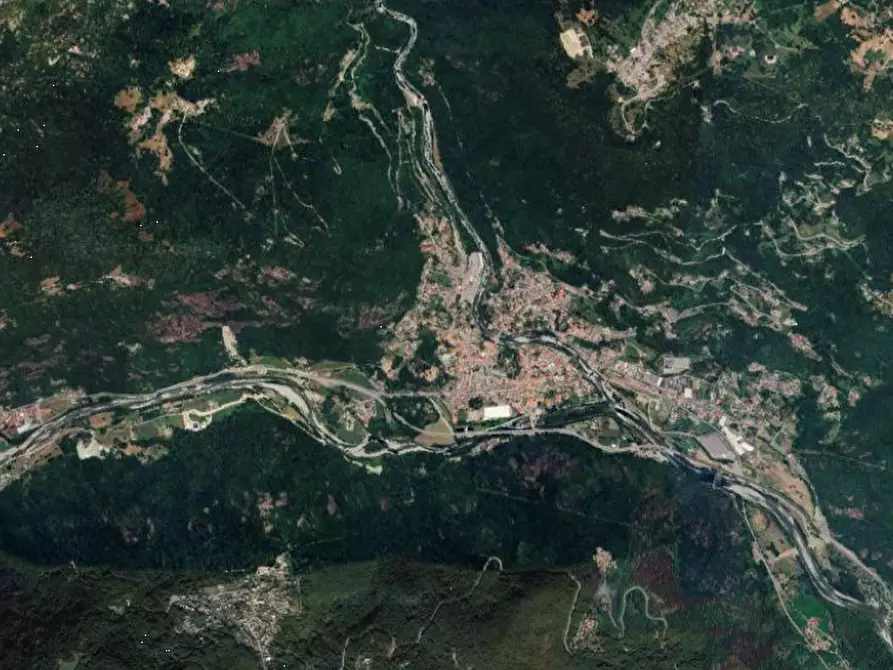 Immagine 10 di Appartamento in vendita  in Via Pianrastello a Pont Canavese