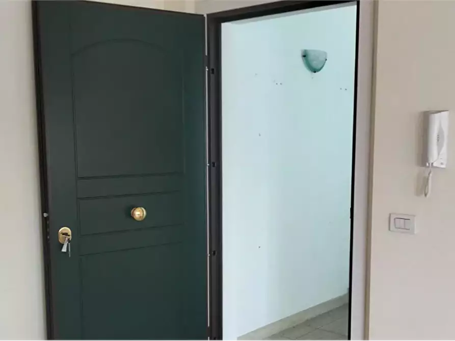 Immagine 4 di Magazzino in vendita  in Via delle Tuje a Bastia Umbra