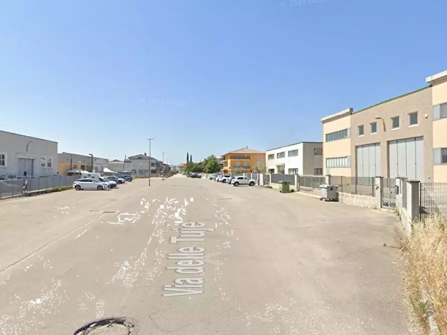 Immagine 8 di Magazzino in vendita  in Via delle Tuje a Bastia Umbra