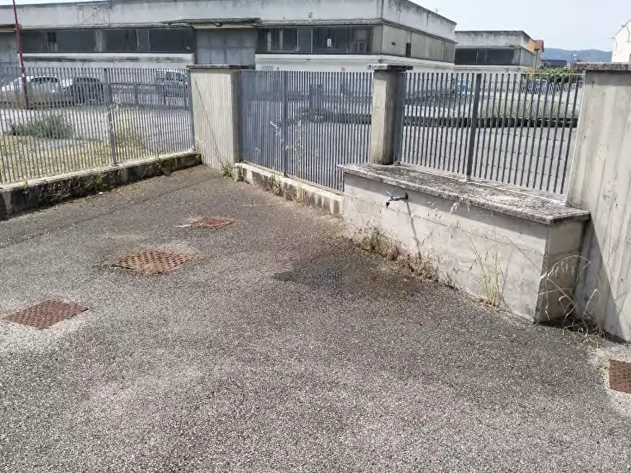 Immagine 7 di Magazzino in vendita  in Via delle Tuje a Bastia Umbra
