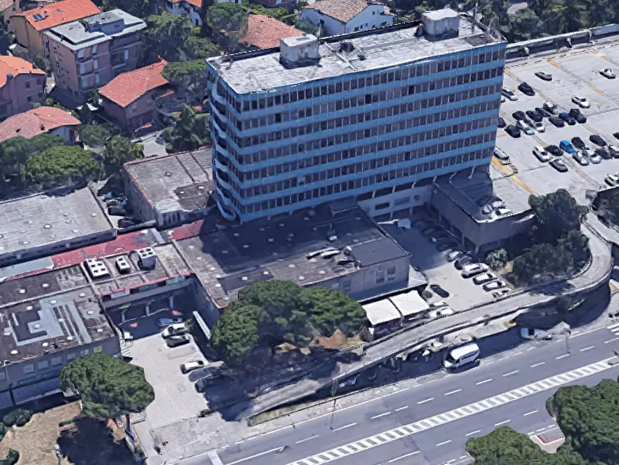 Immagine 13 di Negozio in vendita  in via Sergio Cavina a Ravenna