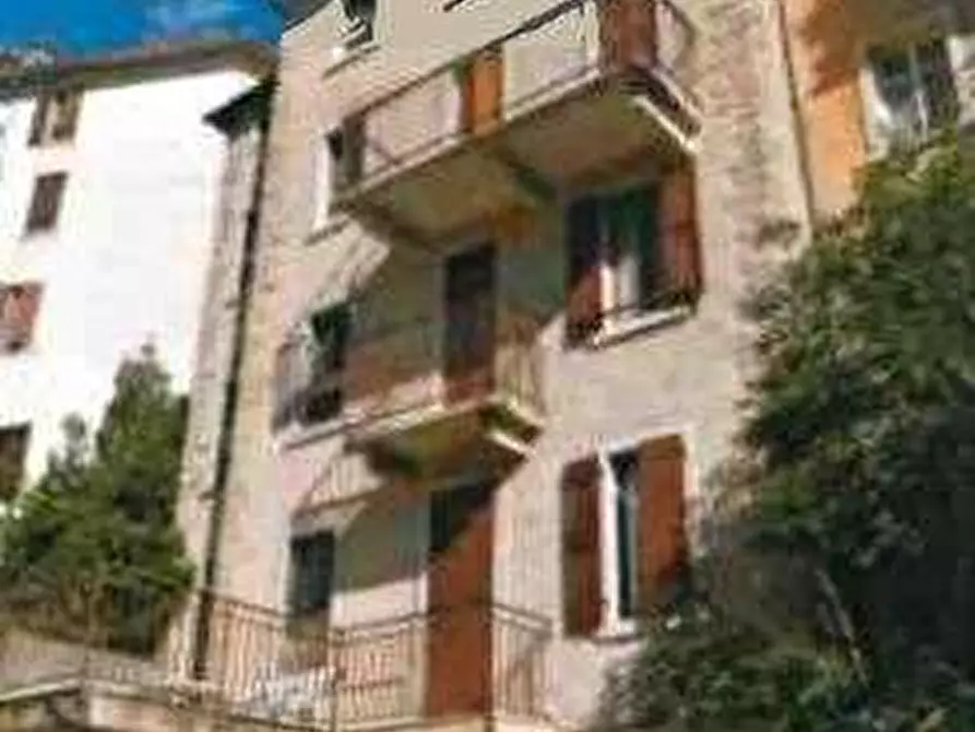 Immagine 1 di Porzione di casa in vendita  in Via Roma a Bosco Chiesanuova