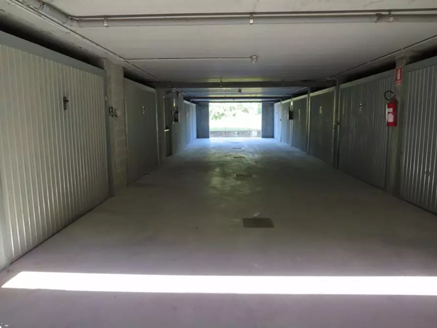 Immagine 2 di Posto auto in vendita  in Via Mantova a Cerea