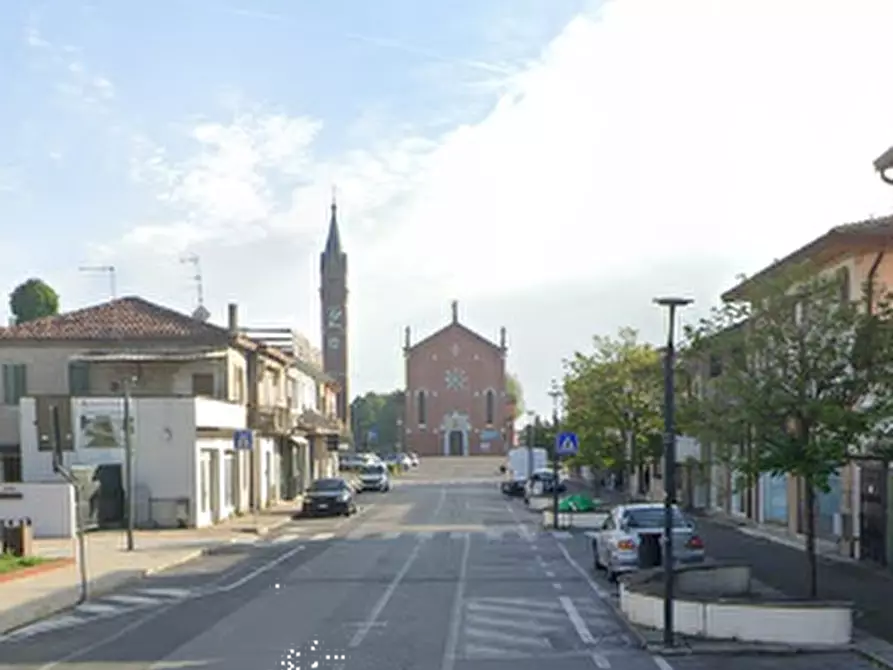Immagine 10 di Negozio in vendita  in Via Chiesa  a Anguillara Veneta