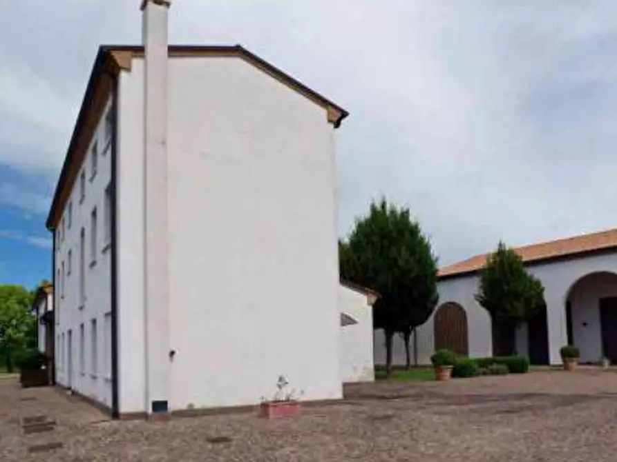 Immagine 2 di Stabile in vendita  in Via Malintrada a Gorgo Al Monticano