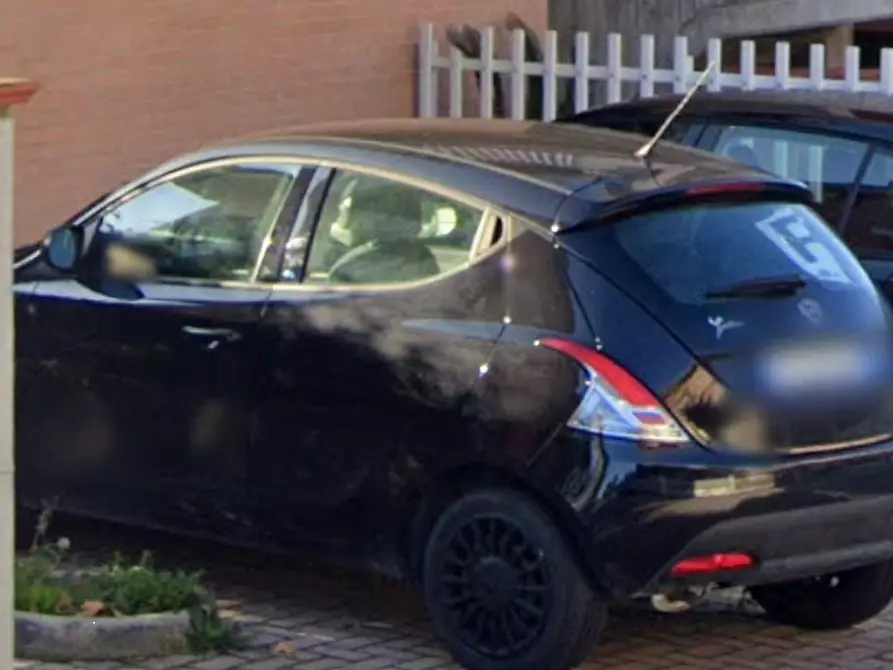 Immagine 3 di Posto auto in vendita  in Via Montagnola a Porto Sant'elpidio