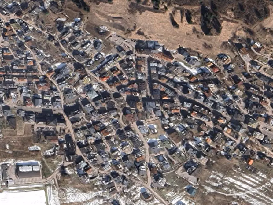 Immagine 14 di Magazzino in vendita  in Via Corte  a Auronzo Di Cadore