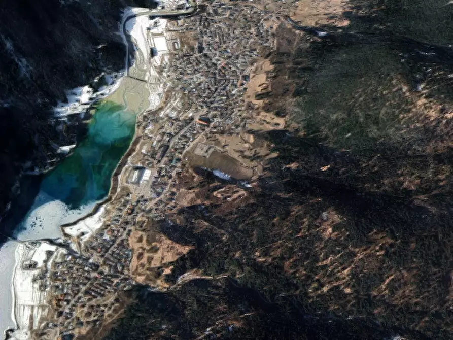 Immagine 17 di Magazzino in vendita  in Via Corte  a Auronzo Di Cadore