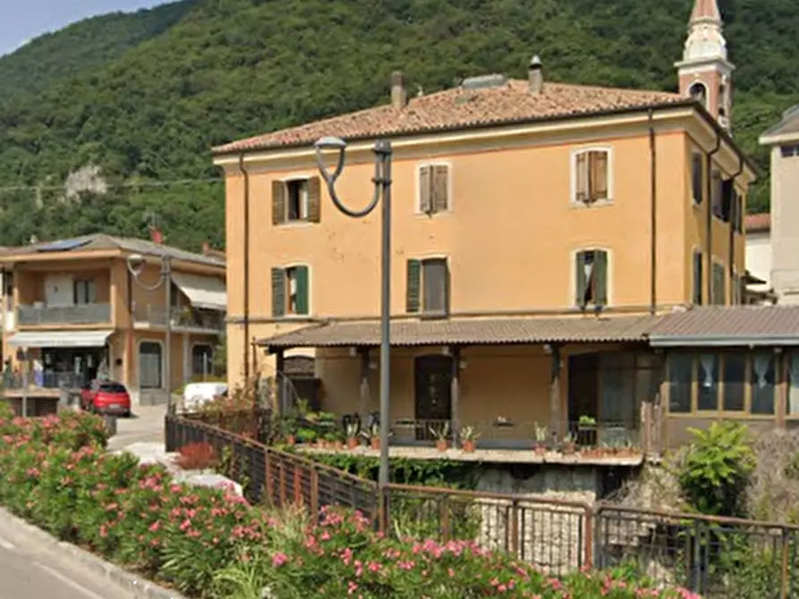 Immagine 9 di Negozio in vendita  in Via Chiesuola a Grezzana