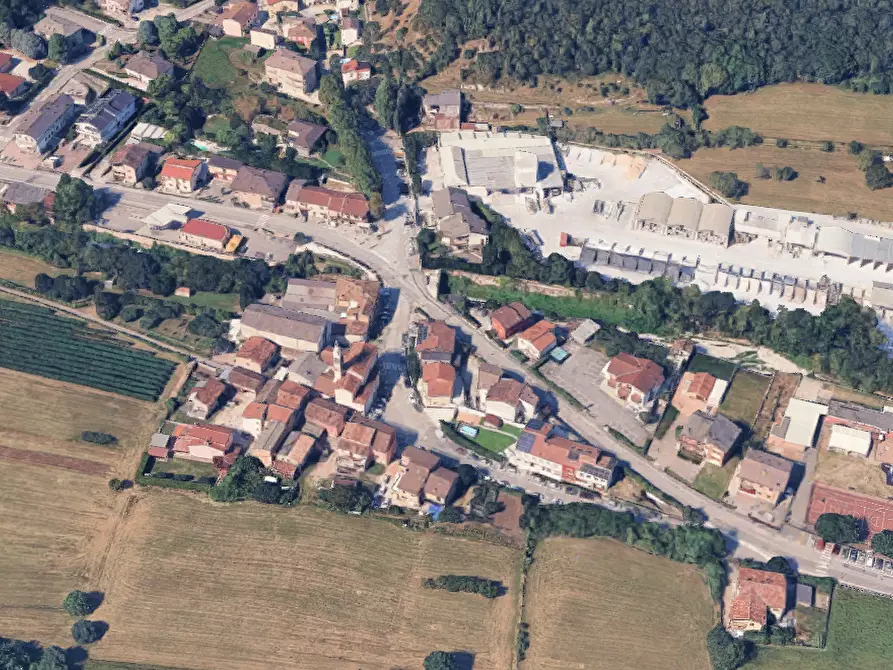 Immagine 16 di Negozio in vendita  in Via Chiesuola a Grezzana