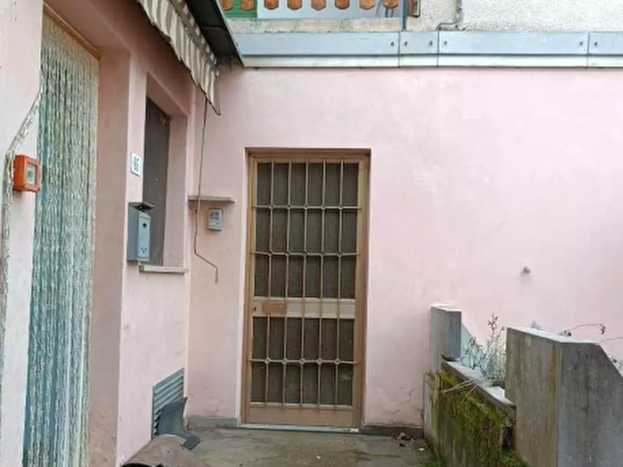 Immagine 5 di Appartamento in vendita  in Via Roma a Lamon