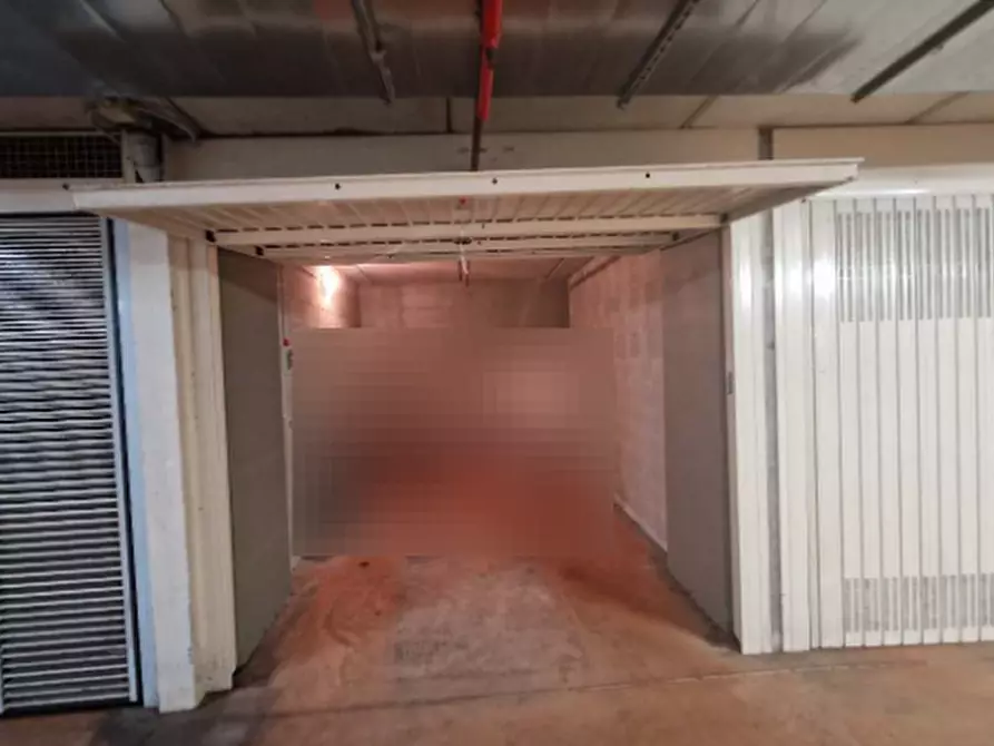 Immagine 1 di Garage in vendita  in Piazza Adriano a Torino