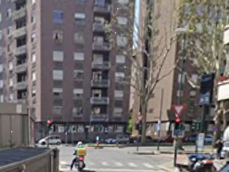 Immagine 3 di Garage in vendita  in Piazza Adriano a Torino