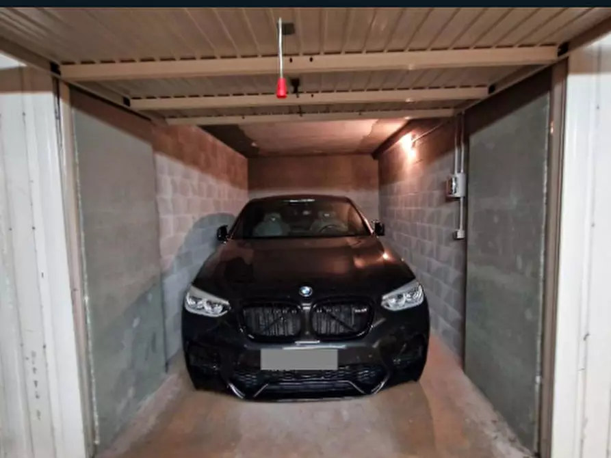 Immagine 1 di Garage in vendita  in Piazza Adriano a Torino