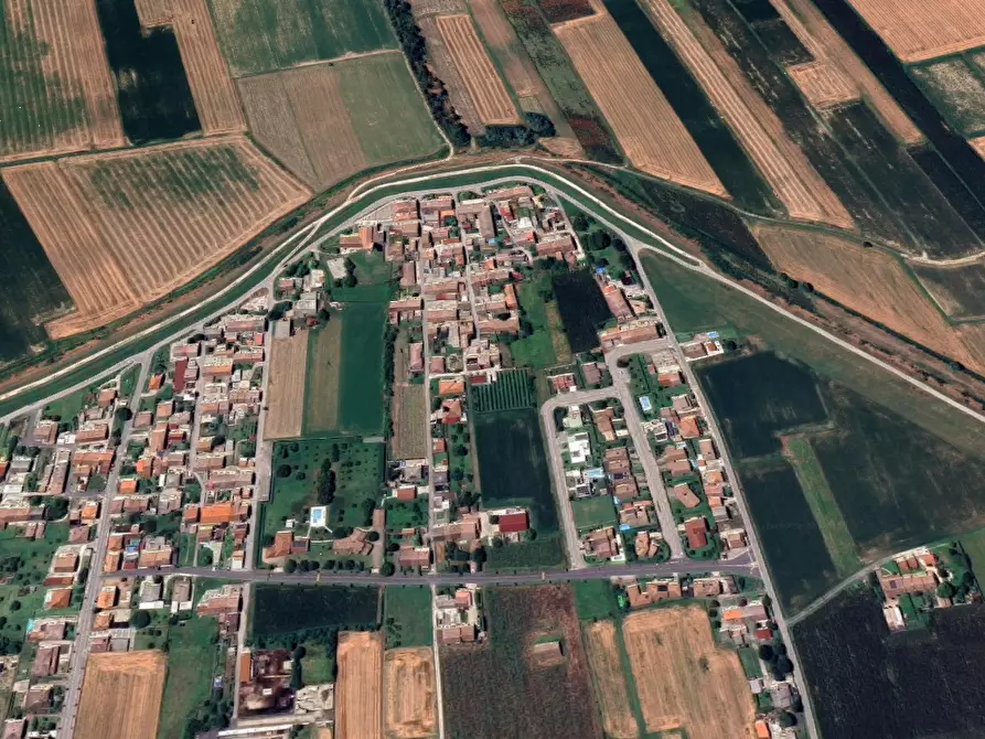 Immagine 4 di Magazzino in vendita  in Via Campagna a Serravalle A Po