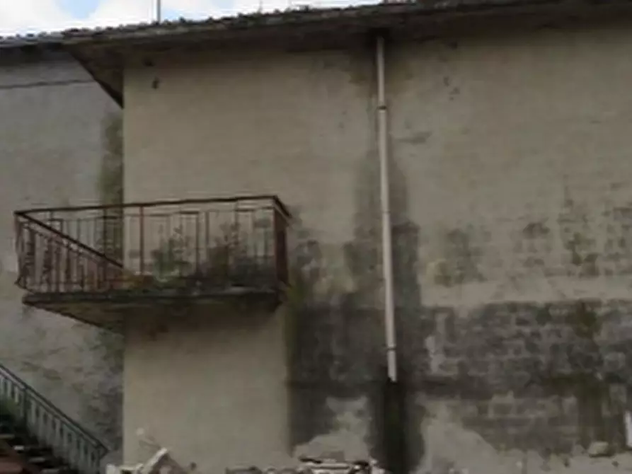 Immagine 1 di Magazzino in vendita  in Via Menevo a Dolcè