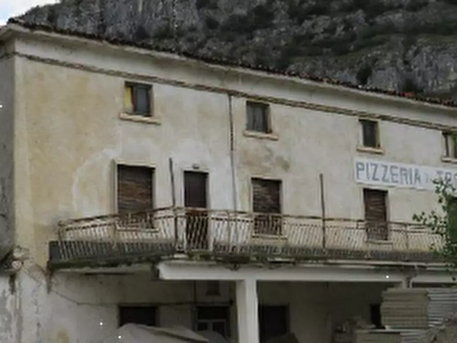 Immagine 3 di Magazzino in vendita  in Via Menevo a Dolcè