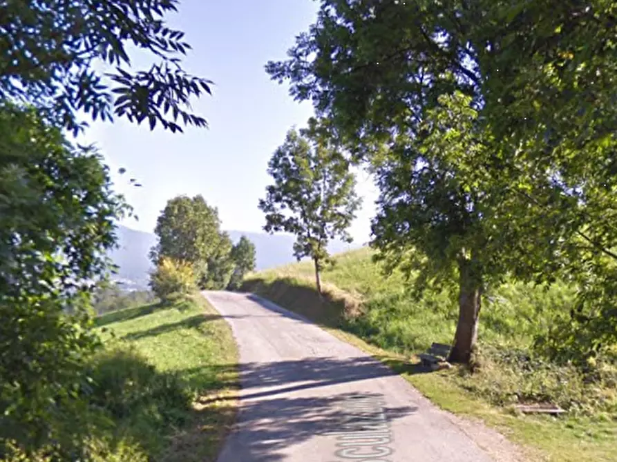 Immagine 4 di Magazzino in vendita  in Via Menevo a Dolcè