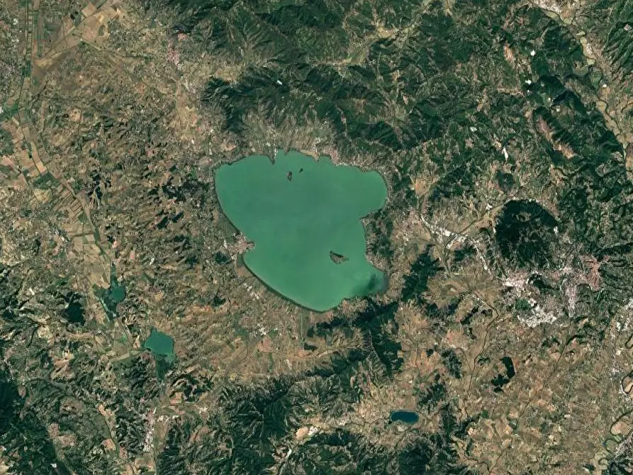 Immagine 11 di Stabile in vendita  in Via Umbria a Tuoro Sul Trasimeno