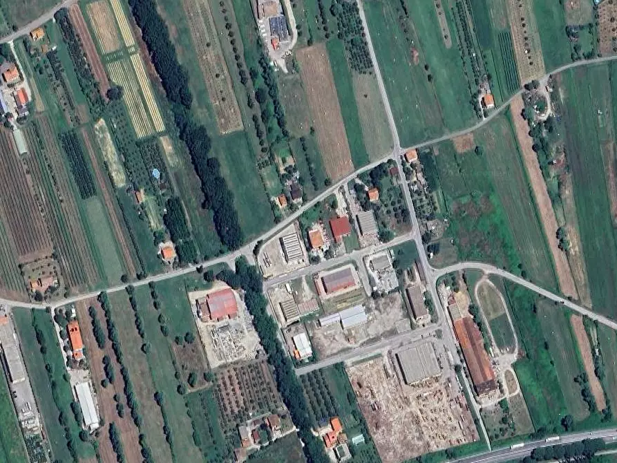 Immagine 17 di Stabile in vendita  in Via Umbria a Tuoro Sul Trasimeno