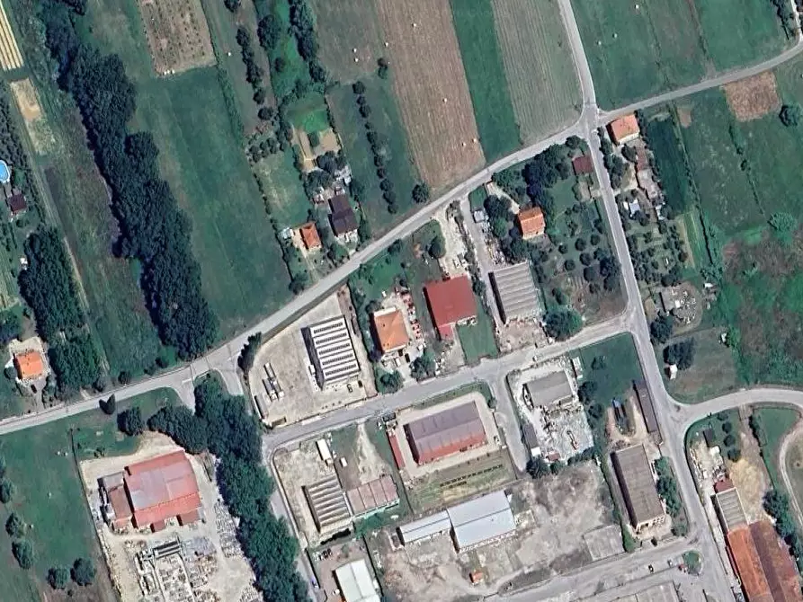 Immagine 18 di Stabile in vendita  in Via Umbria a Tuoro Sul Trasimeno