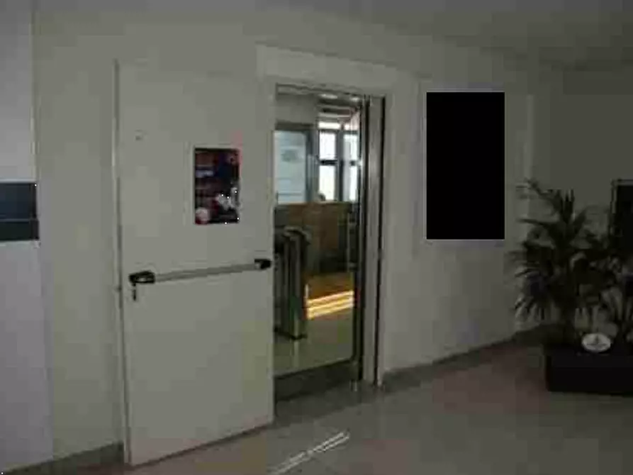 Immagine 4 di Laboratorio in vendita  in Via Don Giuseppe Diana a Gubbio