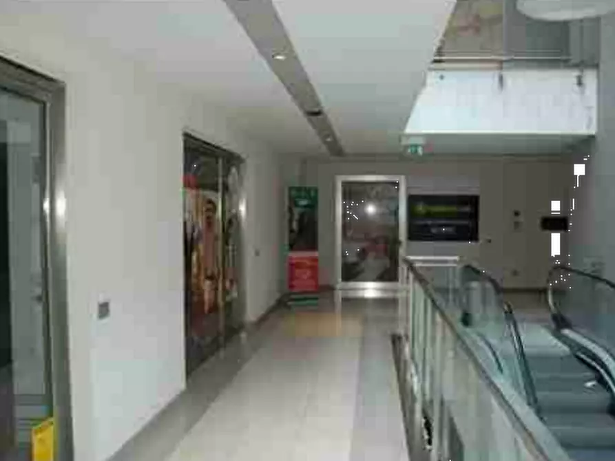 Immagine 2 di Laboratorio in vendita  in Via Don Giuseppe Diana a Gubbio