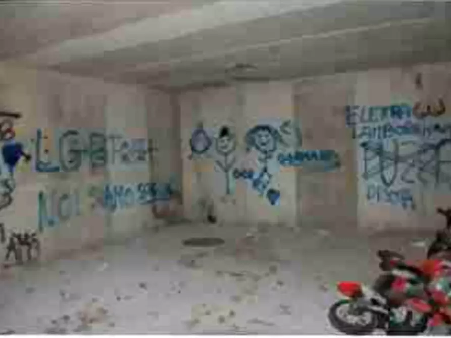 Immagine 9 di Negozio in vendita  in Via Don Giuseppe Diana a Gubbio