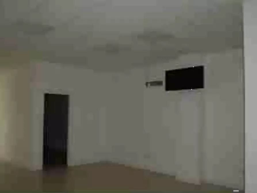 Immagine 8 di Negozio in vendita  in Via Don Giuseppe Diana a Gubbio