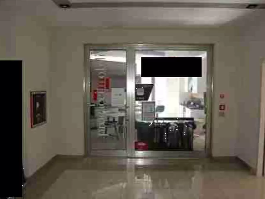 Immagine 1 di Negozio in vendita  in Via Don Giuseppe Diana a Gubbio