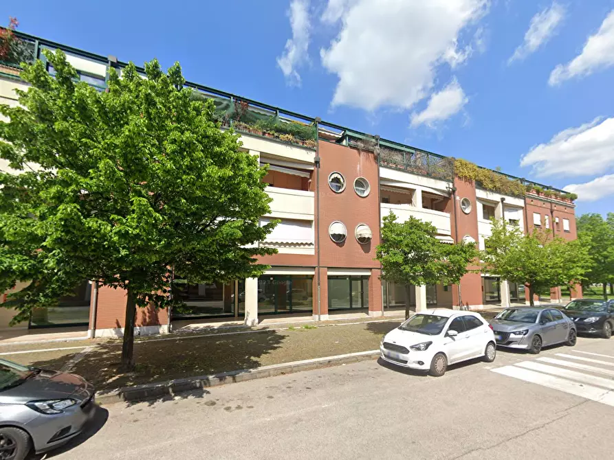 Immagine 1 di Negozio in vendita  in via A. de Gasperi a Rubano