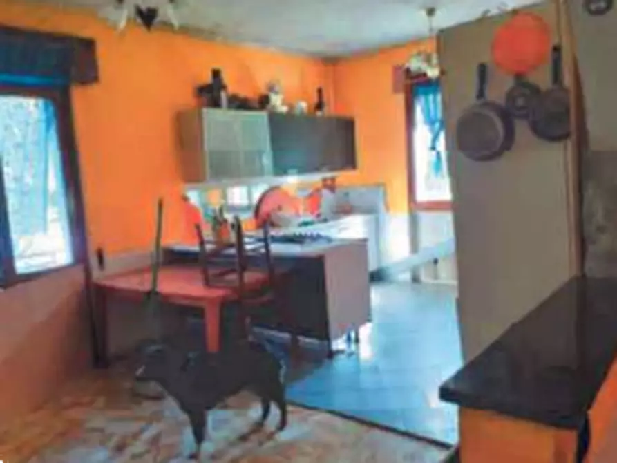 Immagine 5 di Appartamento in vendita  in Via Pora  a Cuvio