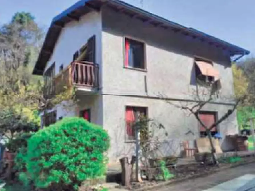 Immagine 9 di Appartamento in vendita  in Via Pora  a Cuvio