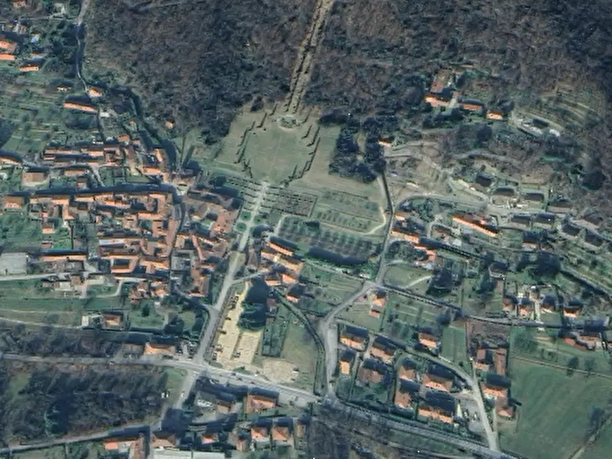 Immagine 14 di Appartamento in vendita  in Via Libertà  a Casalzuigno