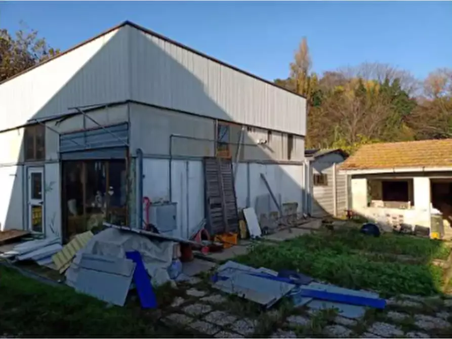 Immagine 1 di Magazzino in vendita  in Via Lombardia a Porto Sant'elpidio