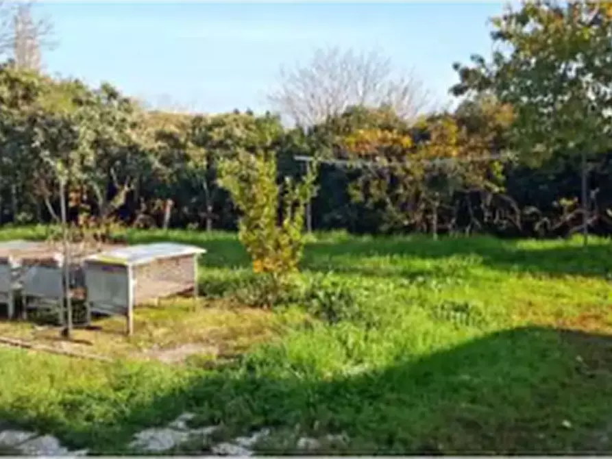 Immagine 2 di Magazzino in vendita  in Via Lombardia a Porto Sant'elpidio