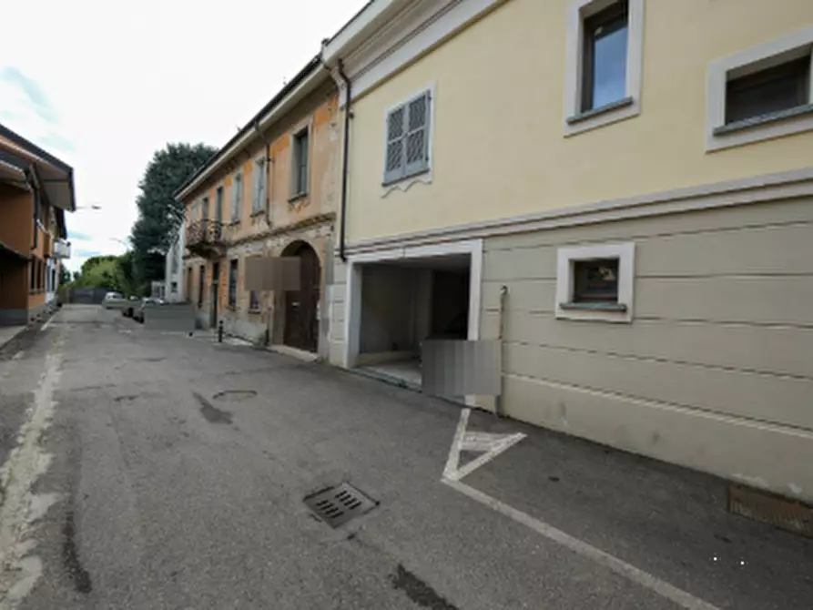 Immagine 2 di Garage in vendita  in Via Dante Alighieri  a Arluno