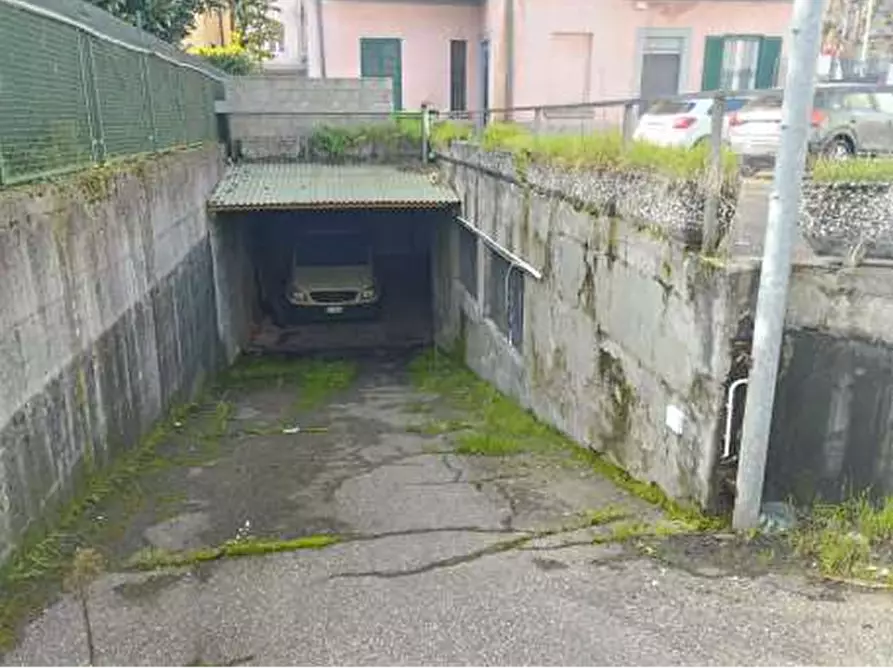 Immagine 1 di Magazzino in vendita  in Via Quarnero a Varese