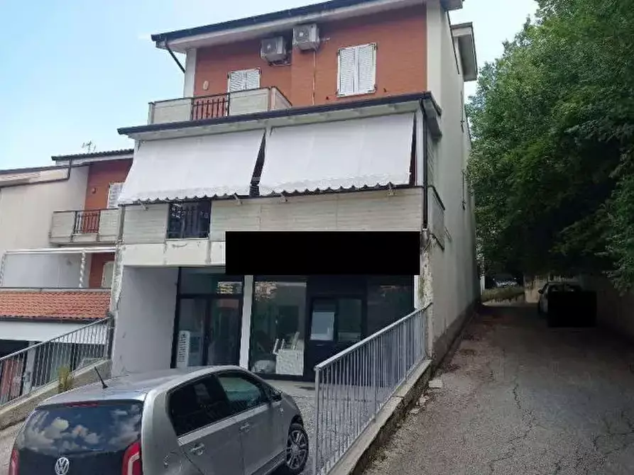 Immagine 1 di Negozio in vendita  in via Filippo Turati a Montegranaro