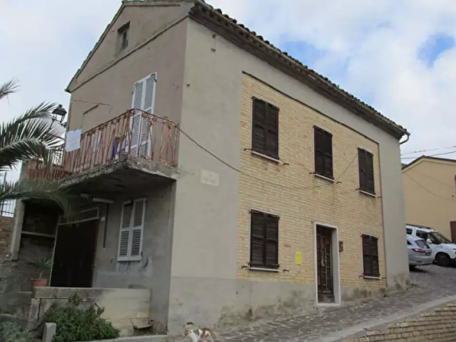 Immagine 1 di Casa indipendente in vendita  in Via Mentana a Montegiorgio